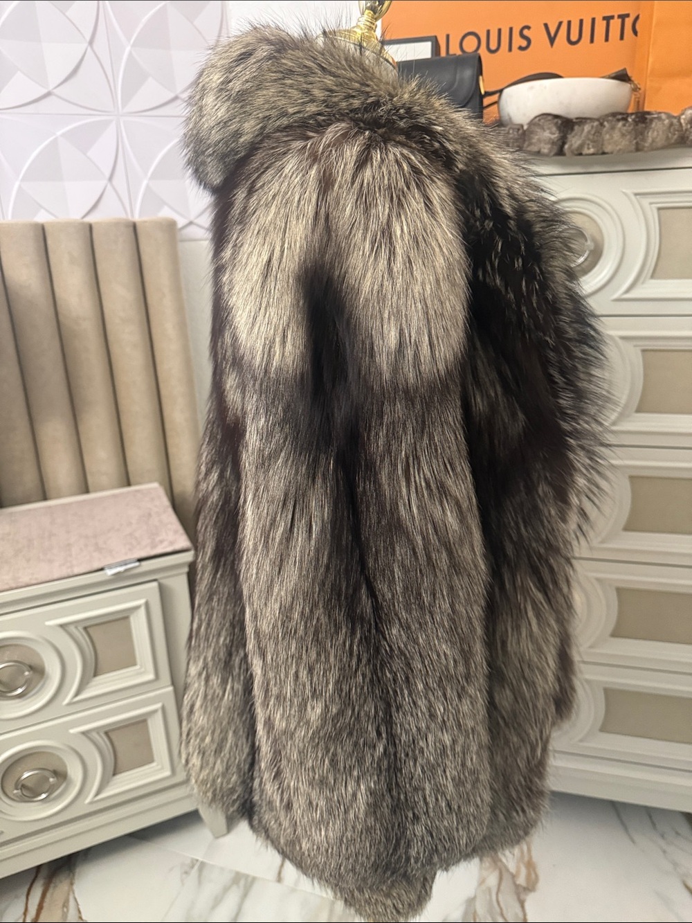 Saga superb quality tag silver fox fur coat size medium